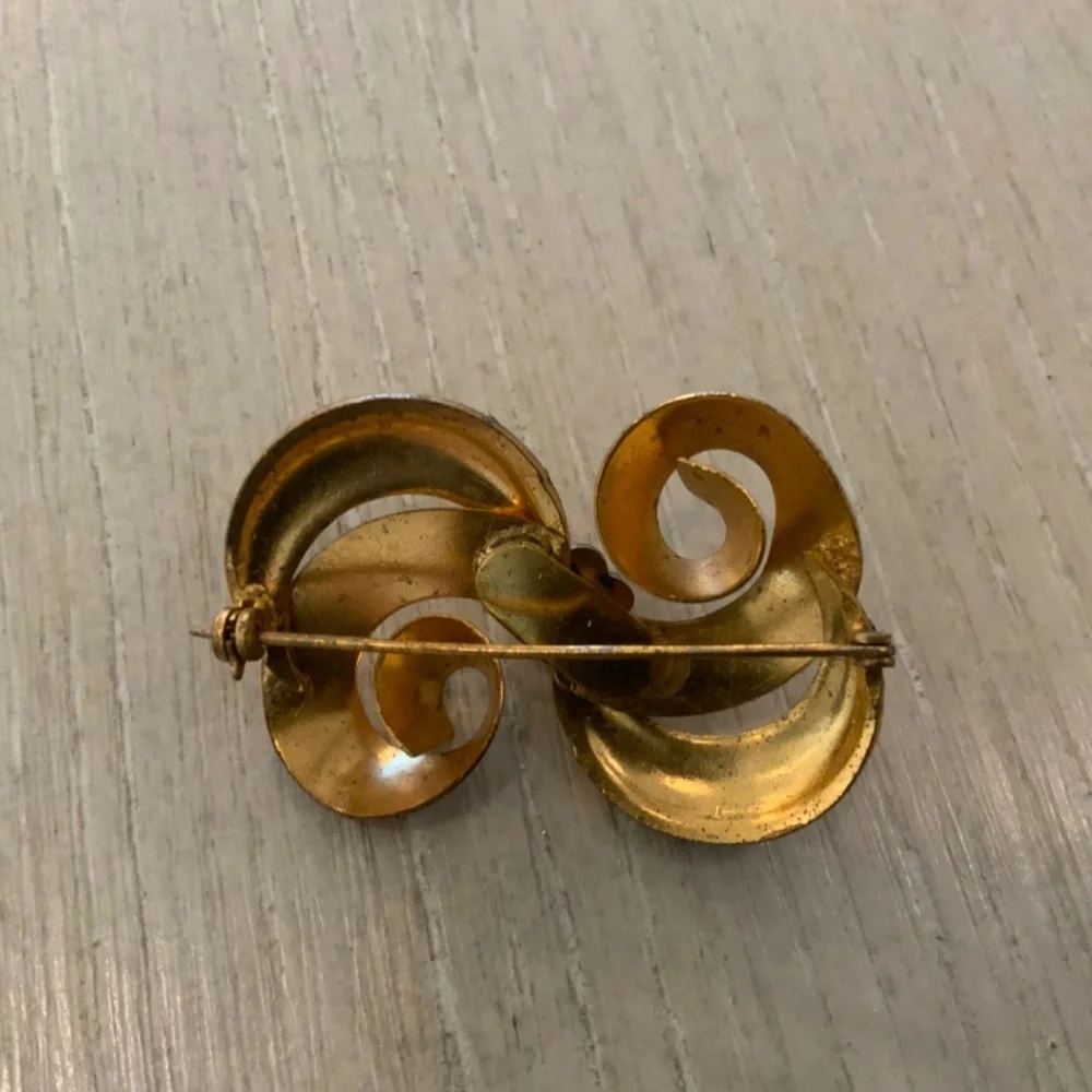 Vintage broocheS